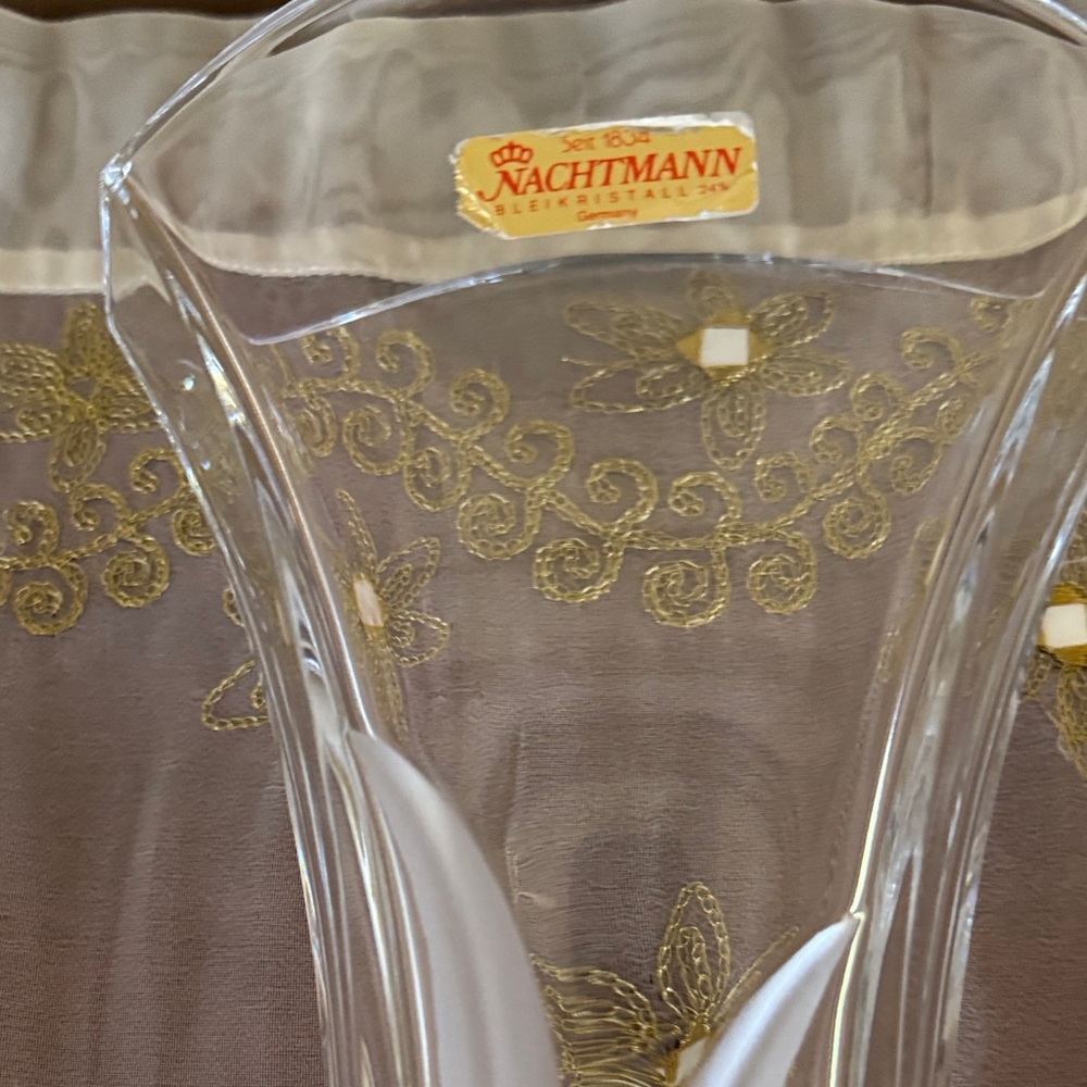 Nachtmann Crystal Vase with Frosted Design - Picture 4 of 5